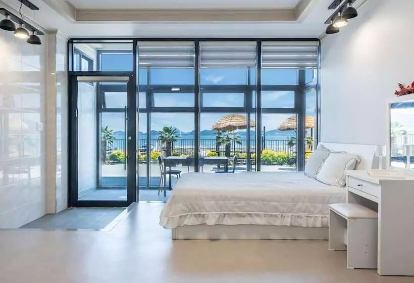 Yeosu Wayo Ocean View Pension
