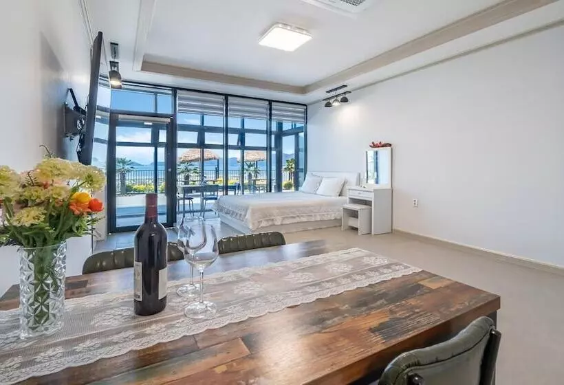 Yeosu Wayo Ocean View Pension