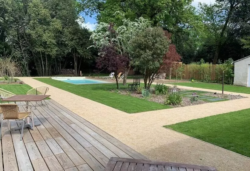 ベッドアンドブレックファースト Le Clos De La Court D Aron