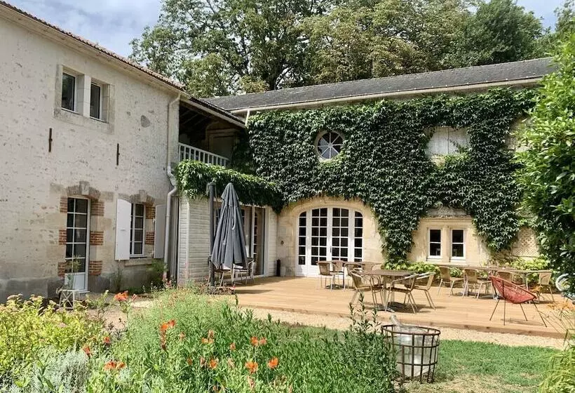 ベッドアンドブレックファースト Le Clos De La Court D Aron