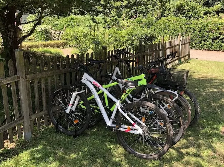 ベッドアンドブレックファースト Le Clos De La Court D Aron