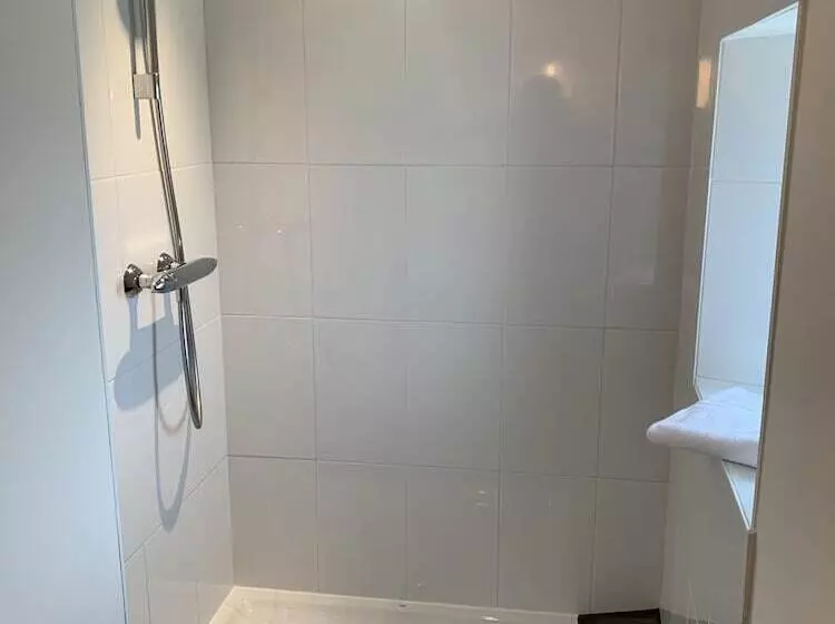 ベッドアンドブレックファースト Le Clos De La Court D Aron