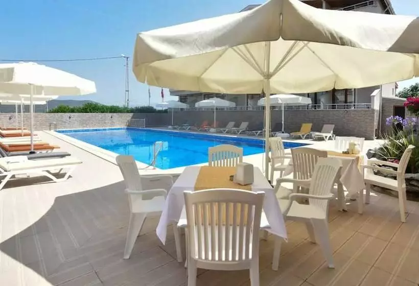 ホテル Altinkum Tatil Konakları