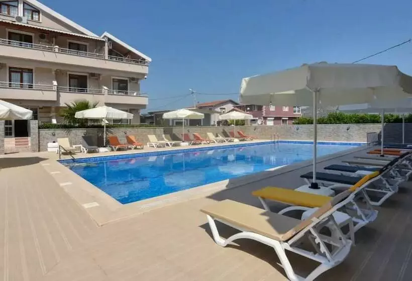 ホテル Altinkum Tatil Konakları