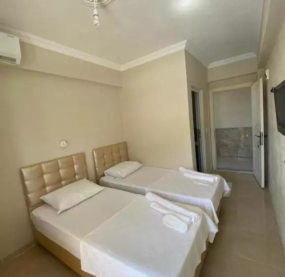 ホテル Altinkum Tatil Konakları