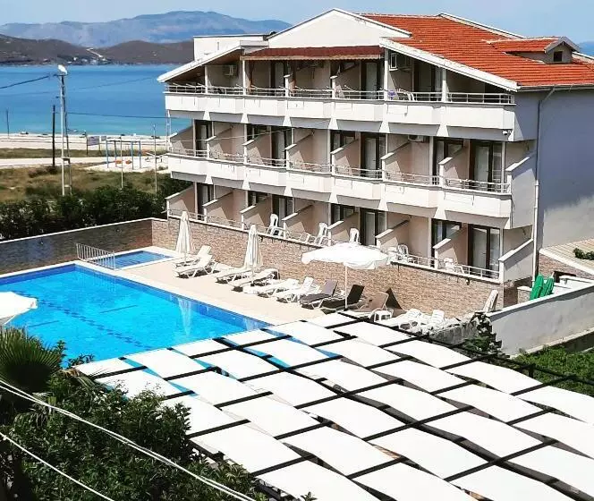 ホテル Altinkum Tatil Konakları
