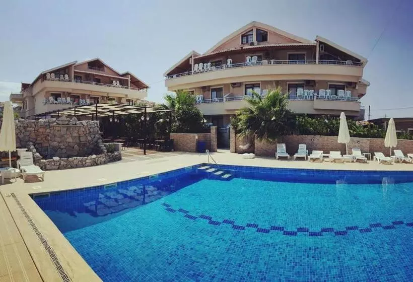 ホテル Altinkum Tatil Konakları