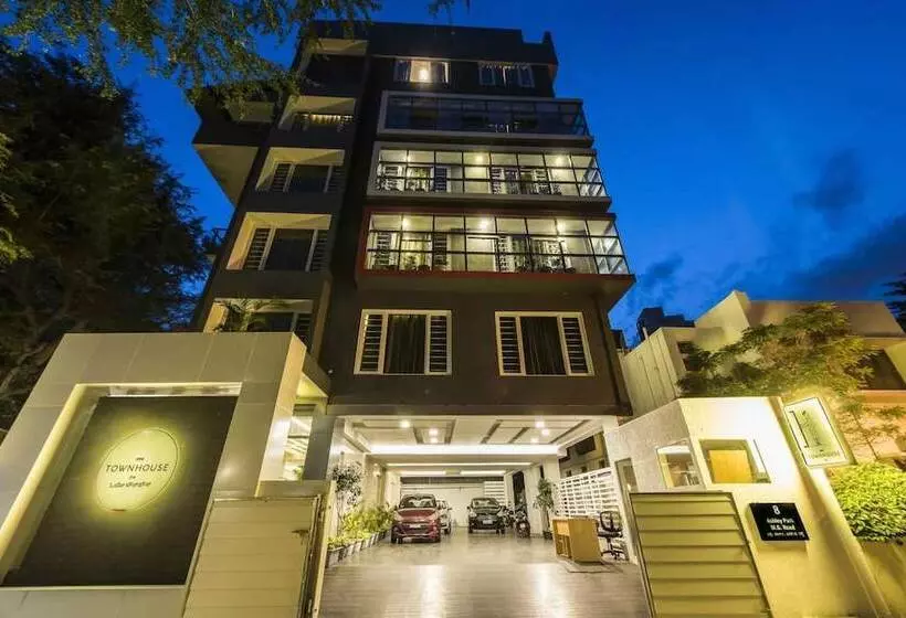 ホテル Dbr Suites