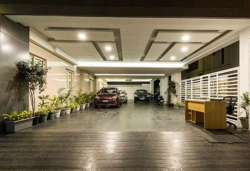 ホテル Dbr Suites