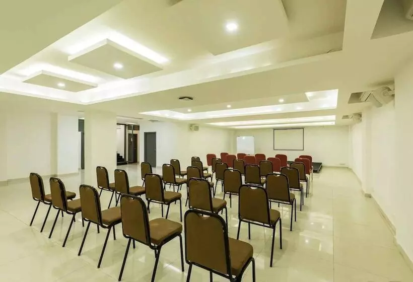 ホテル Dbr Suites