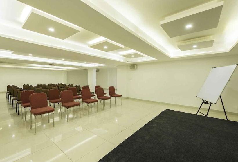 ホテル Dbr Suites