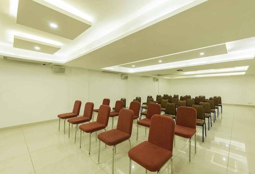 ホテル Dbr Suites