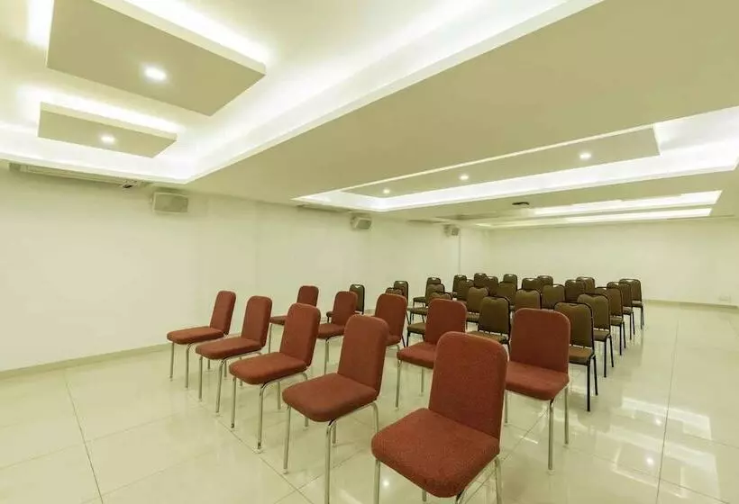 ホテル Dbr Suites