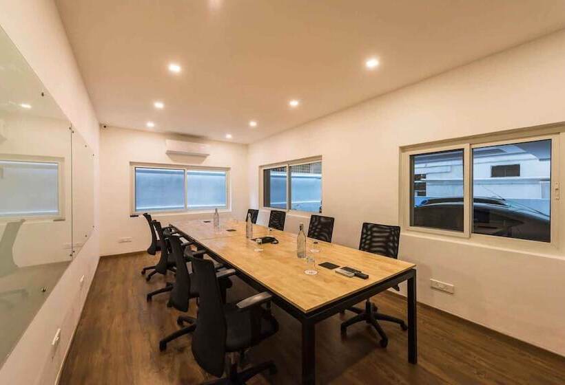 ホテル Dbr Suites