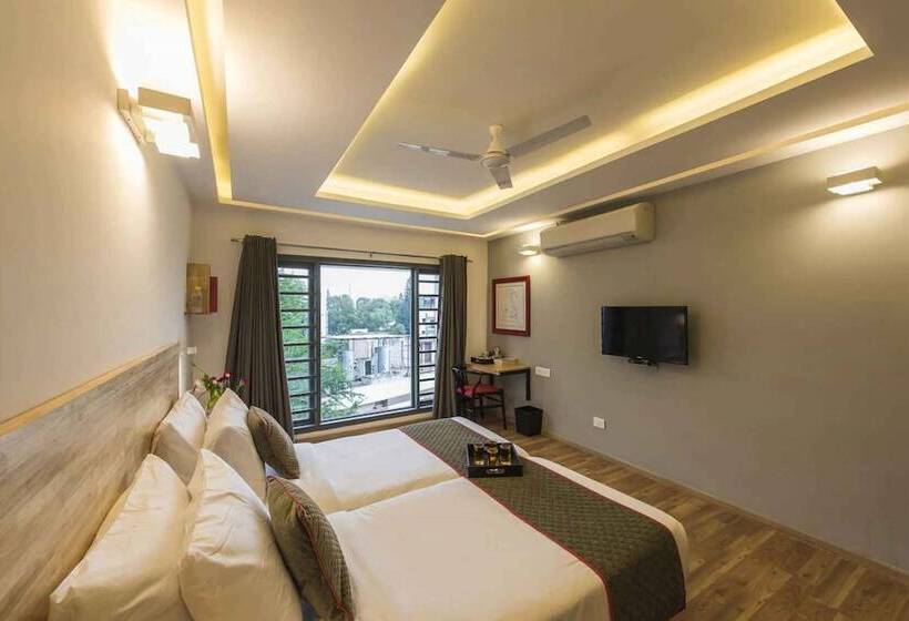 ホテル Dbr Suites