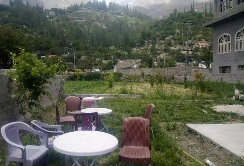هتل Four Seasons Family Guest House