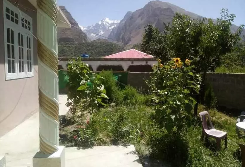 هتل Four Seasons Family Guest House