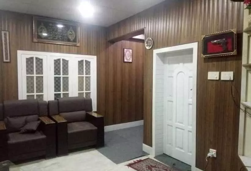هتل Four Seasons Family Guest House