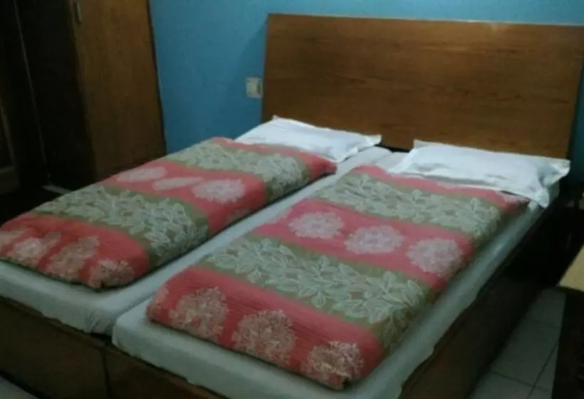 ホテル Goroomgo Him Plaza Almora