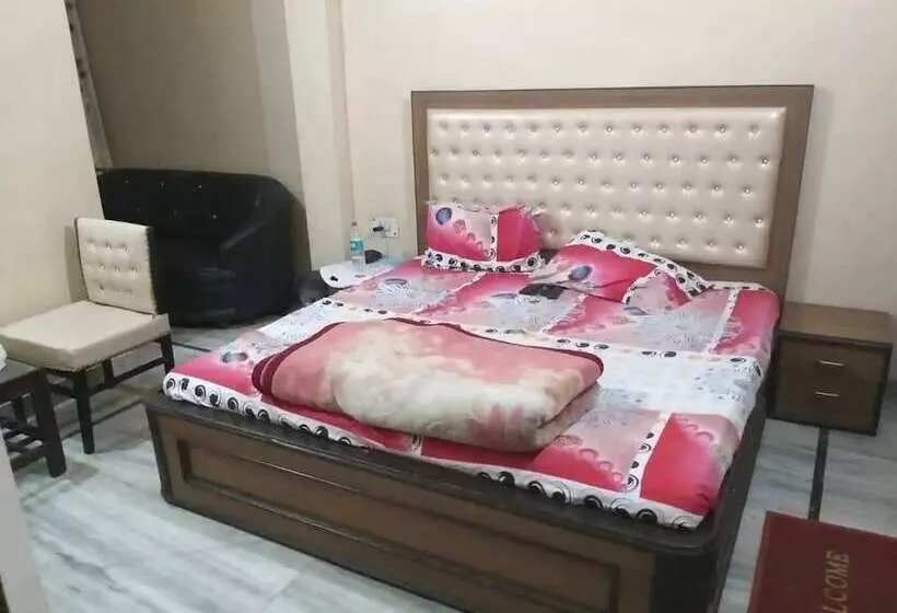 Hotelli Goroomgo Md Delux Meerut
