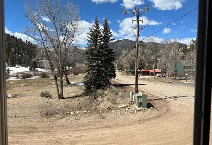 Hotelli Mountain View Lodge