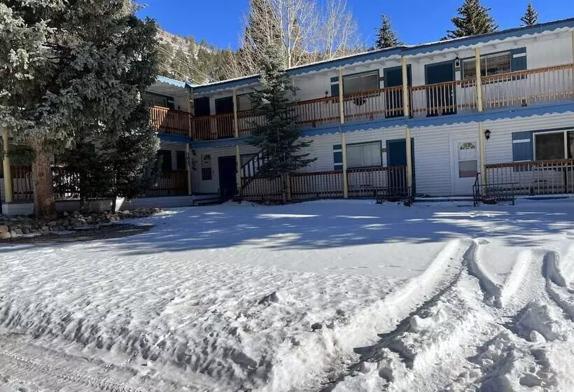 Hotelli Mountain View Lodge