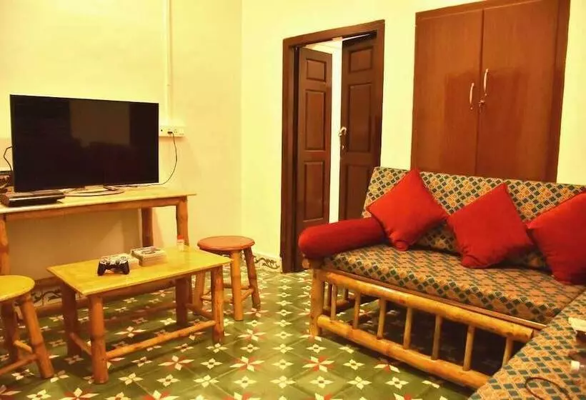 هتل Rr Heritage Suites