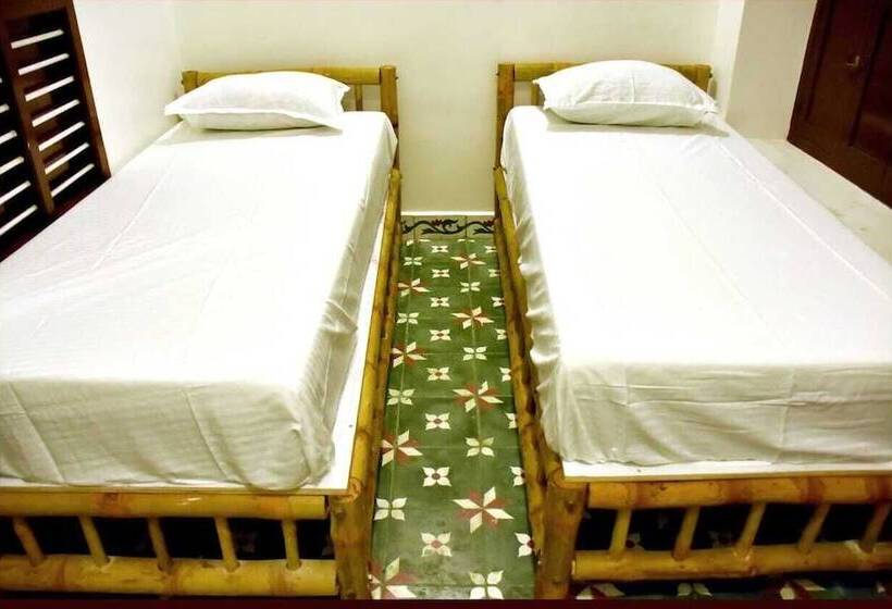 Hotel Rr Heritage Suites