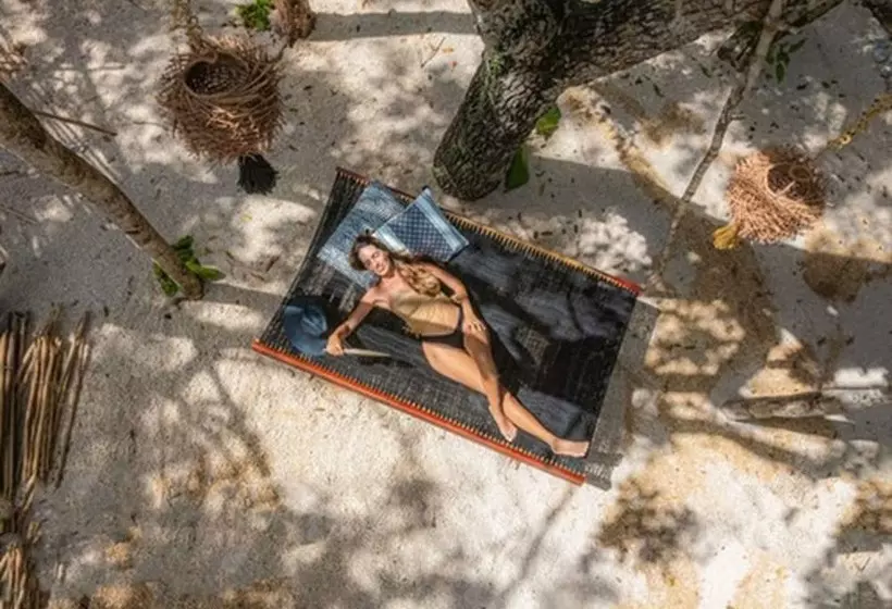 Hotelli The Yellow Nest