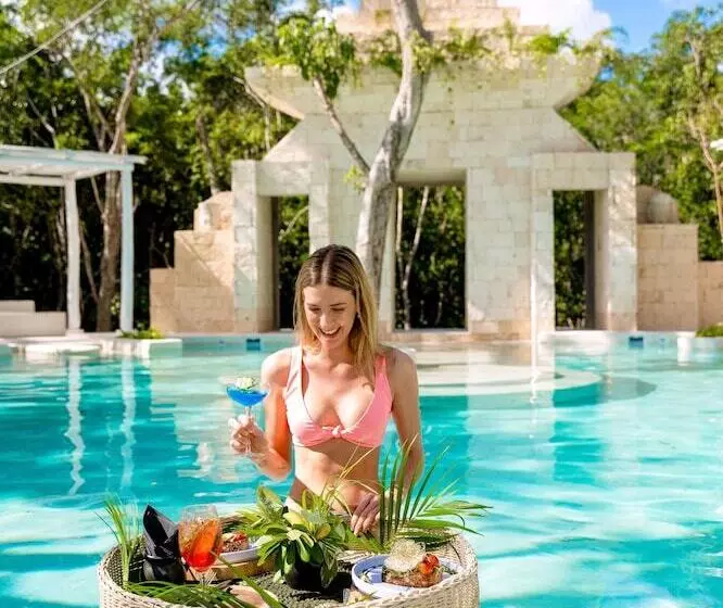 Hotelli The Yellow Nest