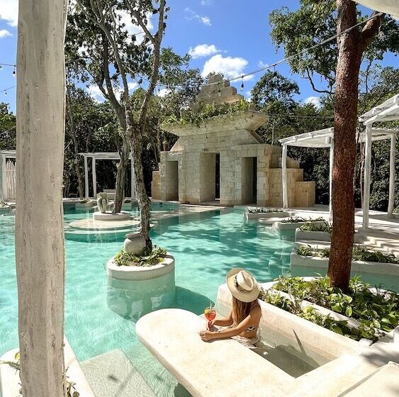 Otel The Yellow Nest