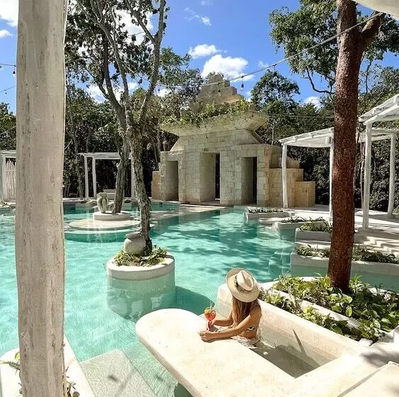 Hotelli The Yellow Nest