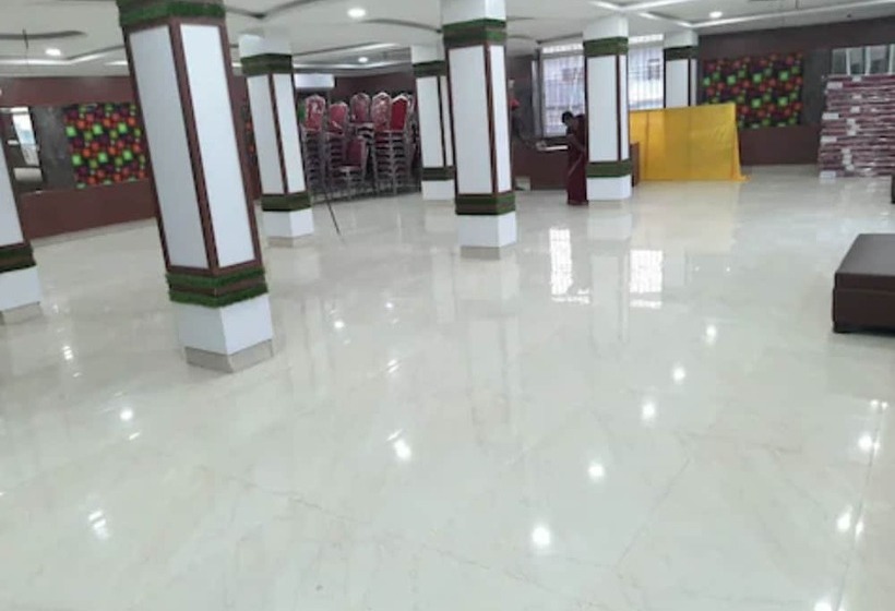 ホテル Goroomgo Z Square Aurangabad