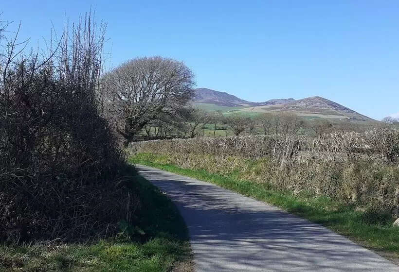 Inviting 3 Bed Cottage Close To Pwllheli
