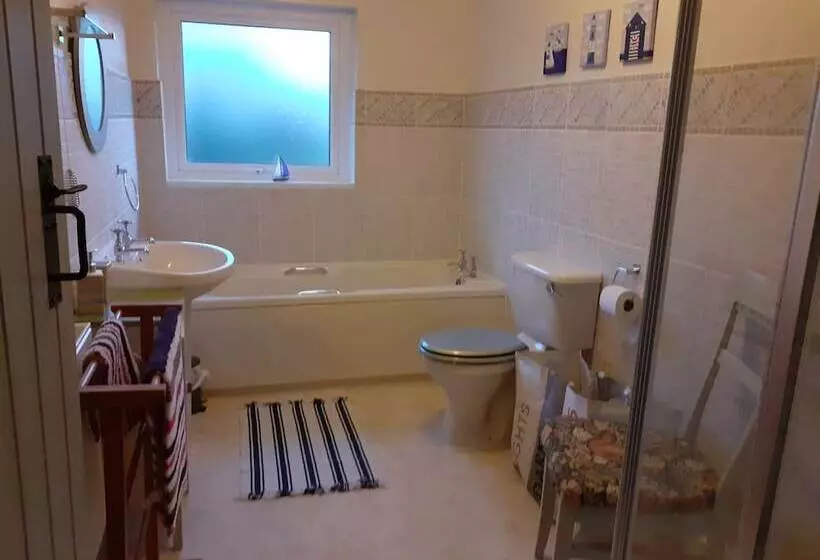 Inviting 3 Bed Cottage Close To Pwllheli