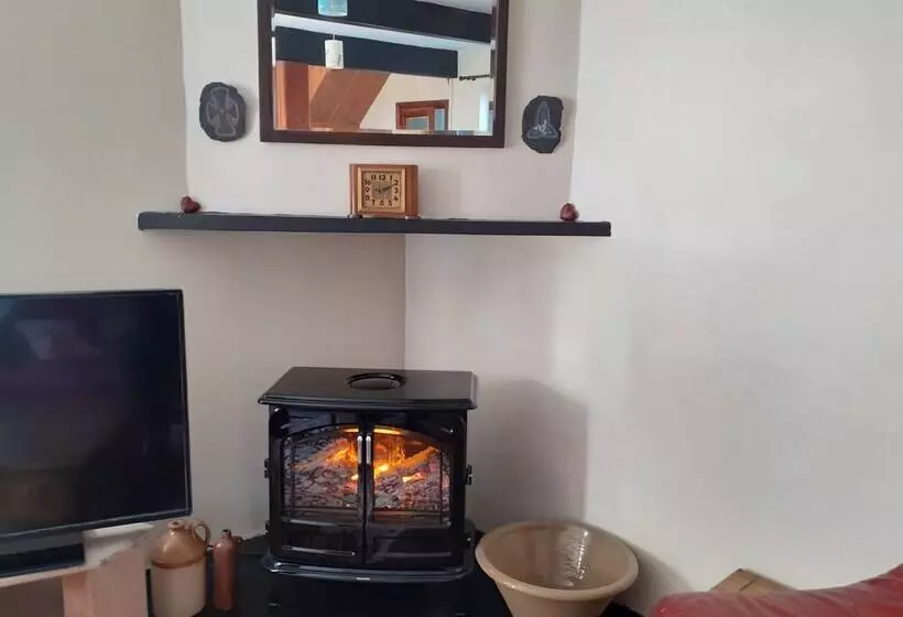 Inviting 3 Bed Cottage Close To Pwllheli