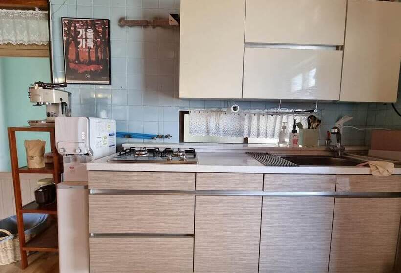 Jeju Gongwoodang Pension