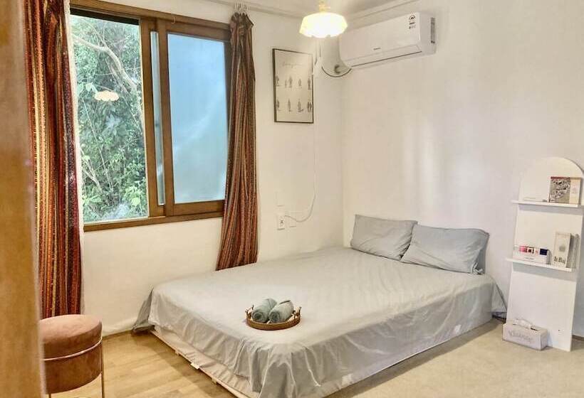 Jeju Gongwoodang Pension