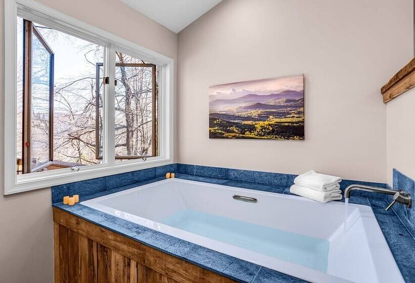 Love Ridge Mountain Lodging