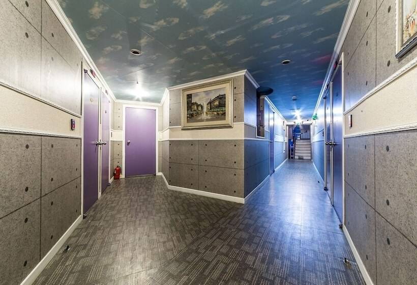 מוטל Suwon Piano