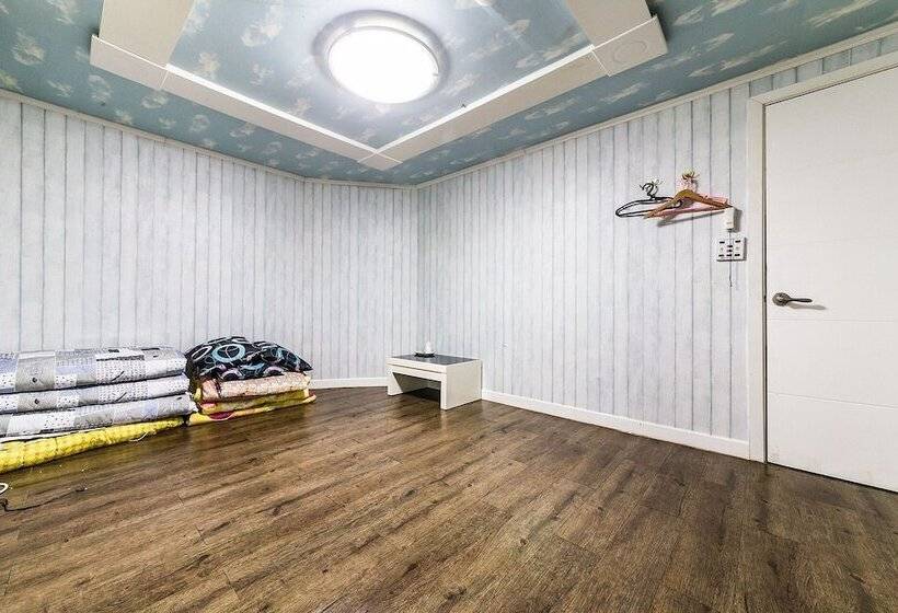 מוטל Suwon Piano