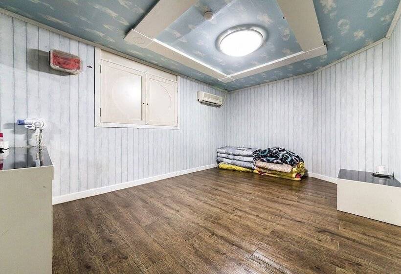 מוטל Suwon Piano