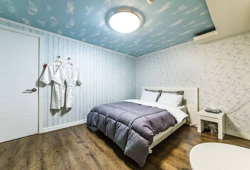 מוטל Suwon Piano