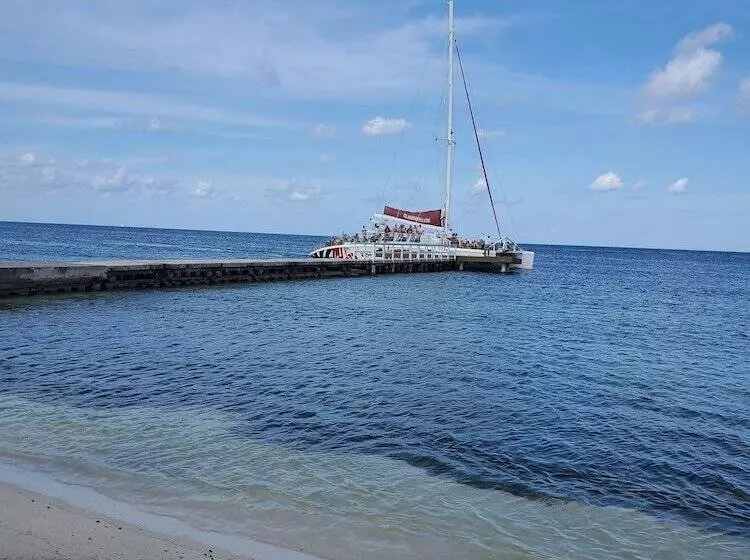 پانسیون Seacastles Exclusive Vacation  Rentals