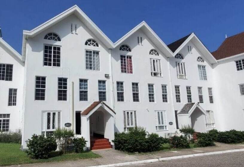 پانسیون Seacastles Exclusive Vacation Rentals