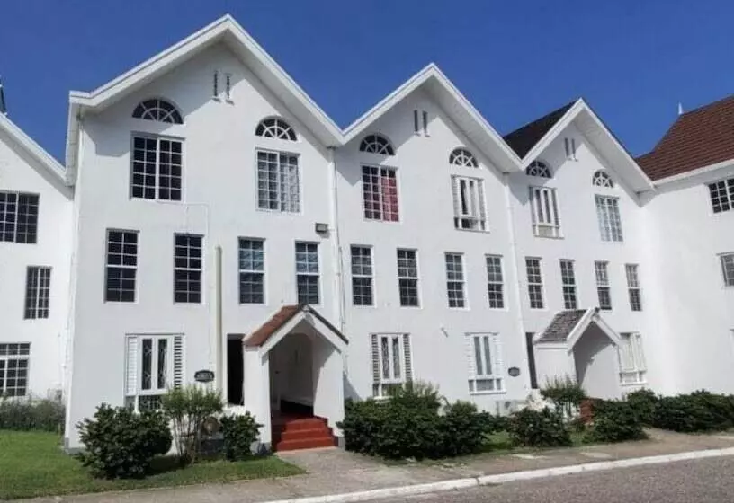پانسیون Seacastles Exclusive Vacation  Rentals