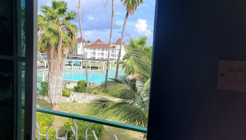 پانسیون Seacastles Exclusive Vacation Rentals