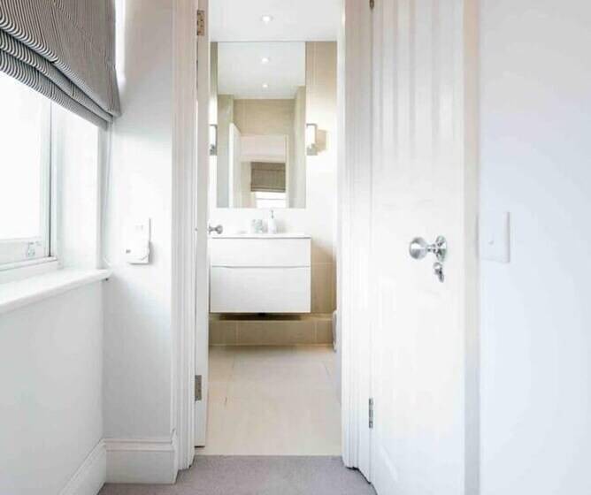 Residenssi Spacious & Modern 3brs House In Central London