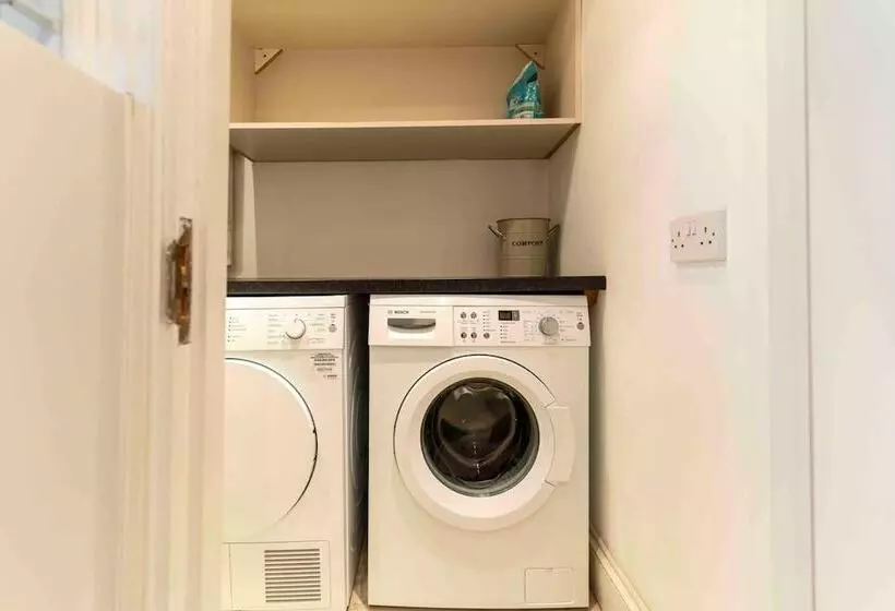 レジデンス Spacious & Modern 3brs House In Central London