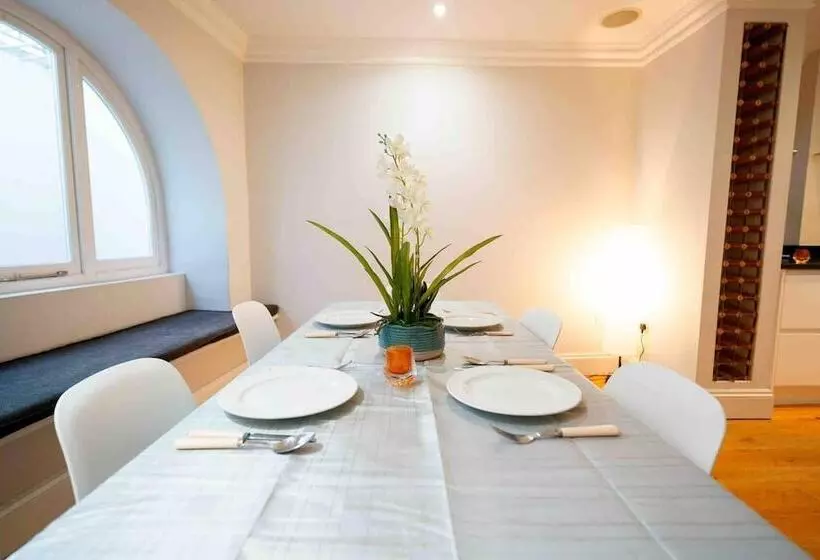 レジデンス Spacious & Modern 3brs House In Central London